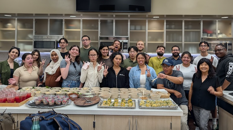 Students in the dietetics kitchen at LLU